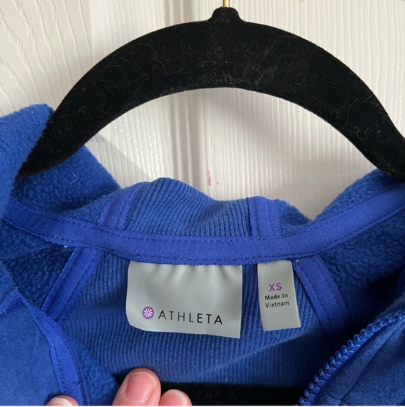 Athleta Zip Up Strength Hoodie 2 Jacket, fitted plush sweatshirt XS, thumb holes - Picture 6 of 9